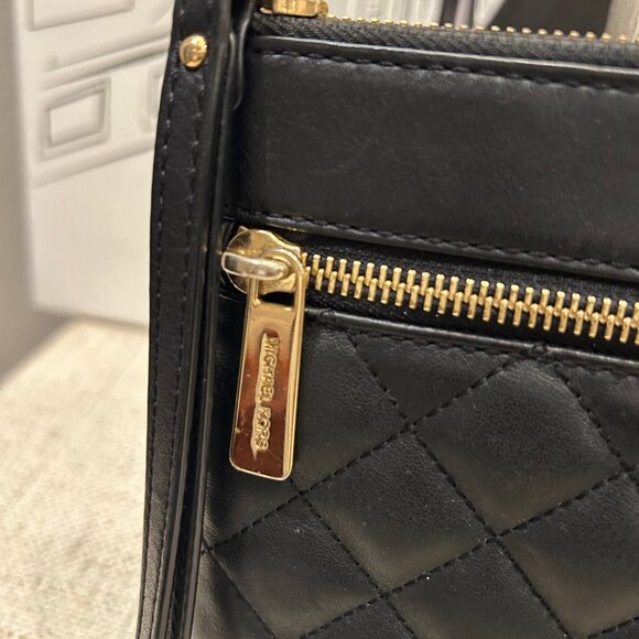 Michael Kors Large Zip Wristlet/Clutch Black - Picture 3 of 7